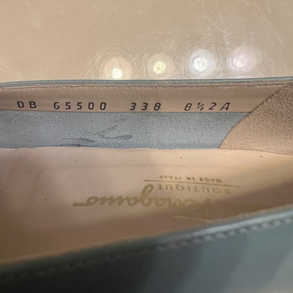 Salvartore Ferragamo Vara pumps size 8.5 2 A which is narrow, made in Italy - Picture 9 of 11
